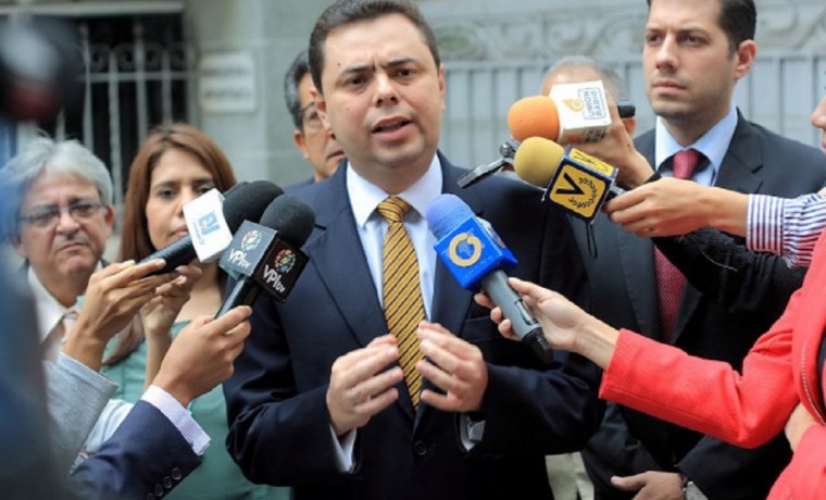 Ecarri: La educación venezolana se redujo a unos pocos que pagan en dólares